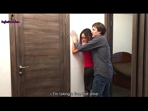 ❤️ Sexy Realtor e Itšohlometsa Pussy ea Hae le Li-Fucks Ha A ntse A Rekisa Afolete ea Hae - Krempai Video ea bootsoa ☑